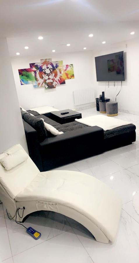 Love Room Givors Extérieur photo